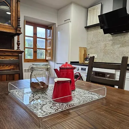 10a04 Casa Petacos * פראביה